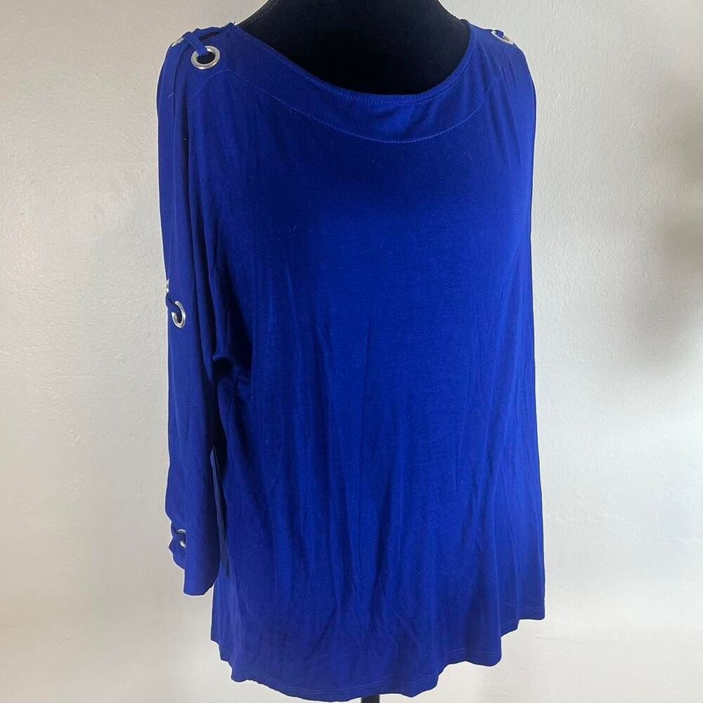 Cable-gauge Women's Blue and Silver Shirt